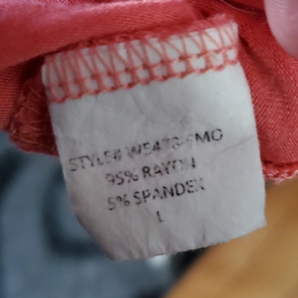 Coral tank with rhinestone collar - Picture 4 of 4